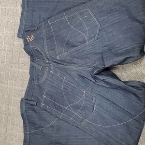 Roca Wear Men's jeans size 32/34